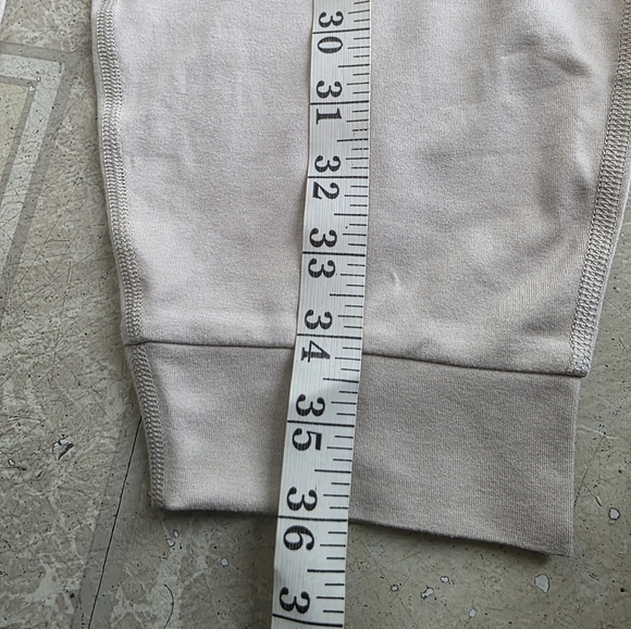 NWT VUORI WOMEN’S PERFORMANCE JOGGER - Picture 5 of 9